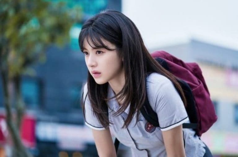 Го Юн Чжон Джон Go Yoon Jung 고윤정 Moving В движении 무빙
