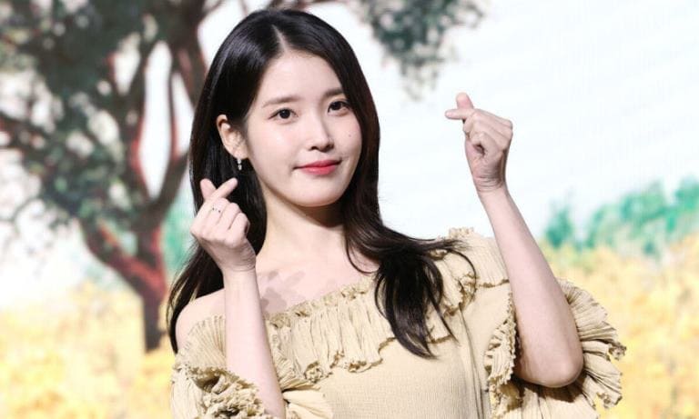 АйЮ IU 아이유 Ли Чжи Ын Lee Ji Eun 이지은